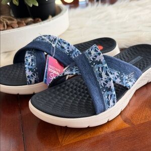 Skechers Women's Navy and Patterned Go Walk Slide Sandals, Size 11, NWT